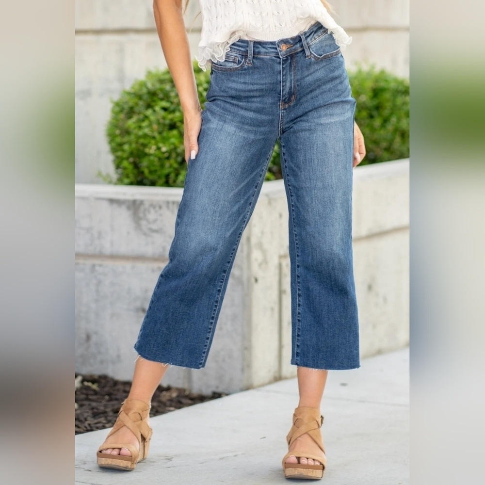 Judy Blue HR Wide Leg Raw Hem Cropped Denim Jeans Embroidered Pockets 5/27 - Picture 2 of 12